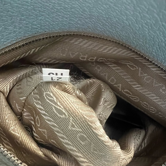 Vintage Prada Vintage 2000's White Leather Tote bag.🩵 - Picture 11 of 15